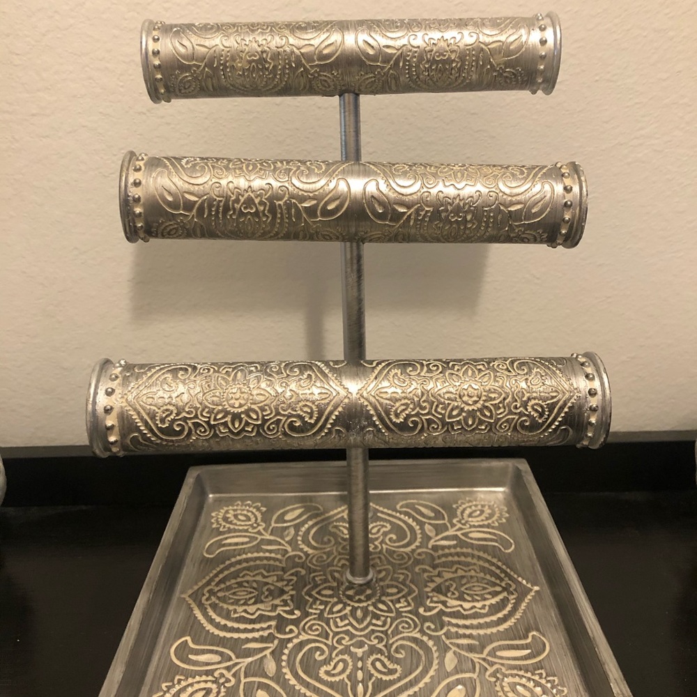 3 tier Jewelry stand etched design